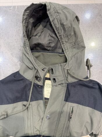 chaqueta con capucha